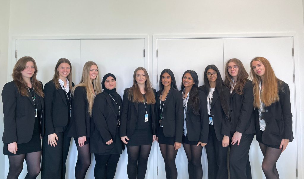 Tag-Along Team (L)